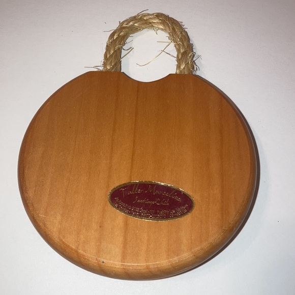 Pressed Flower Wood Wall Hanging Key Holder Made in Chile - Picture 3 of 4